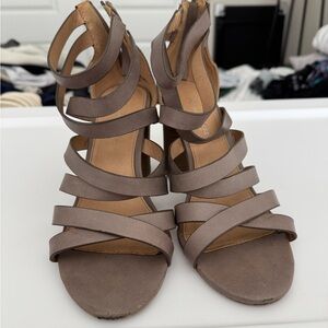 American Eagle Tan Heeled Sandals with Strappy Design